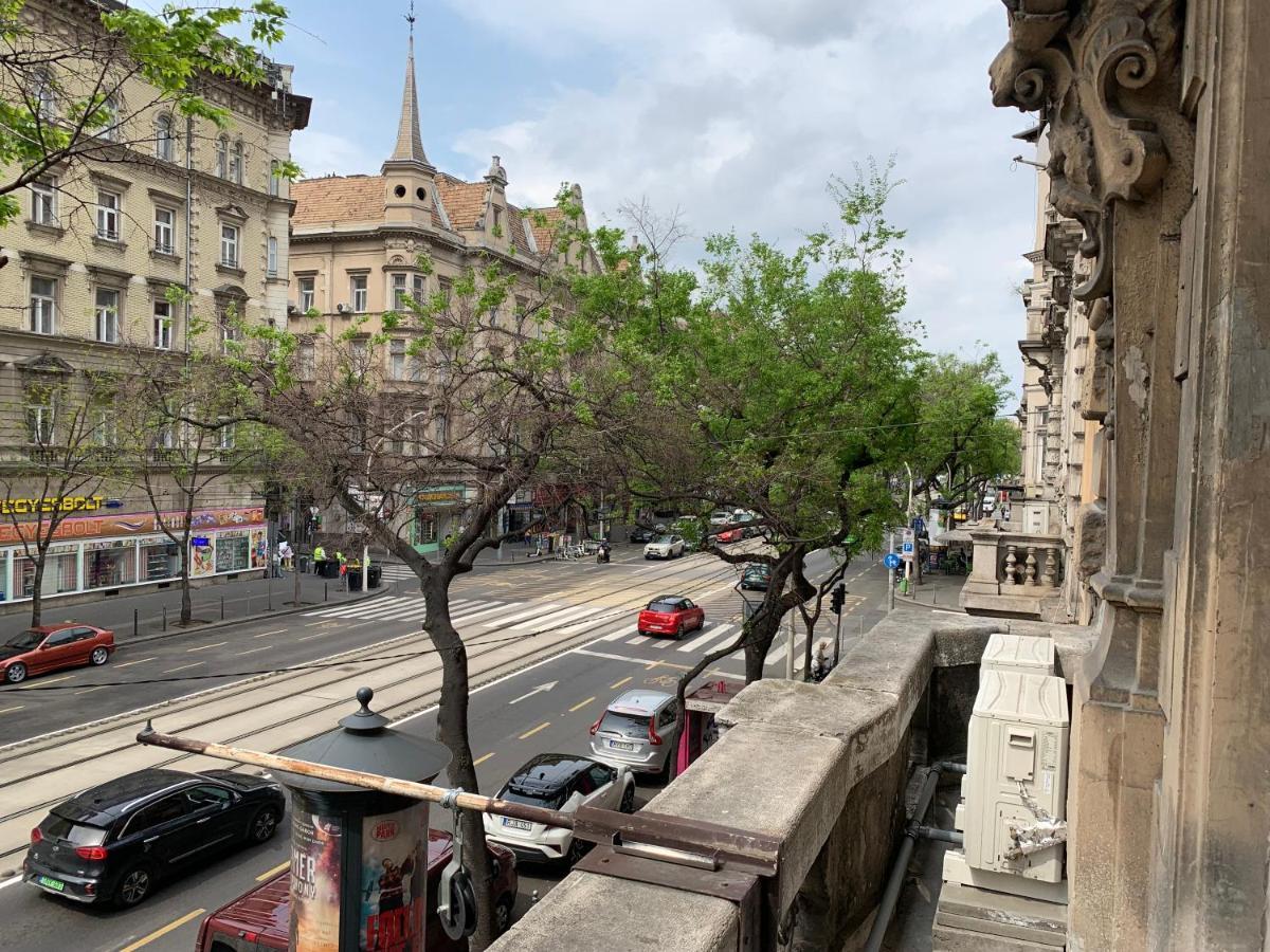 Balcony Gallery Budapeste
